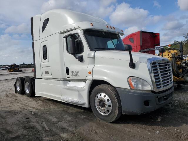 3AKJGLD53GSHM8399 - 2016 FREIGHTLINER CASCADIA 1 WHITE photo 1