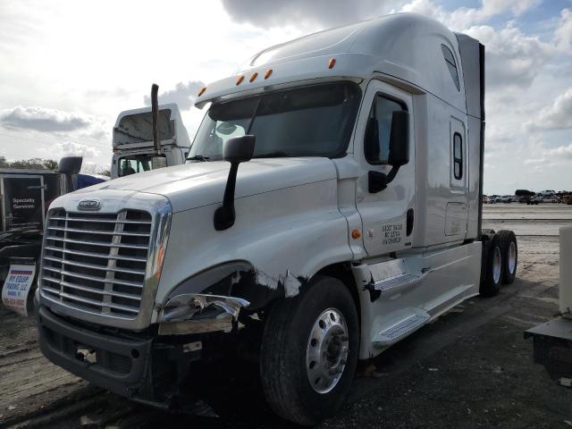 3AKJGLD53GSHM8399 - 2016 FREIGHTLINER CASCADIA 1 WHITE photo 2