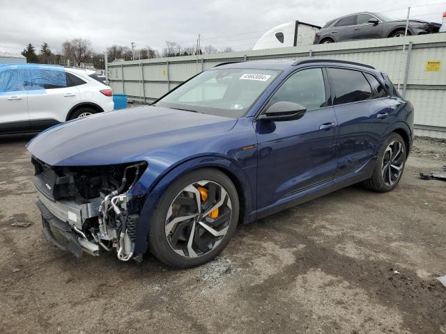 WA1VABGE8NB033561 - 2022 AUDI E-TRON CHRONOS BLUE photo 1