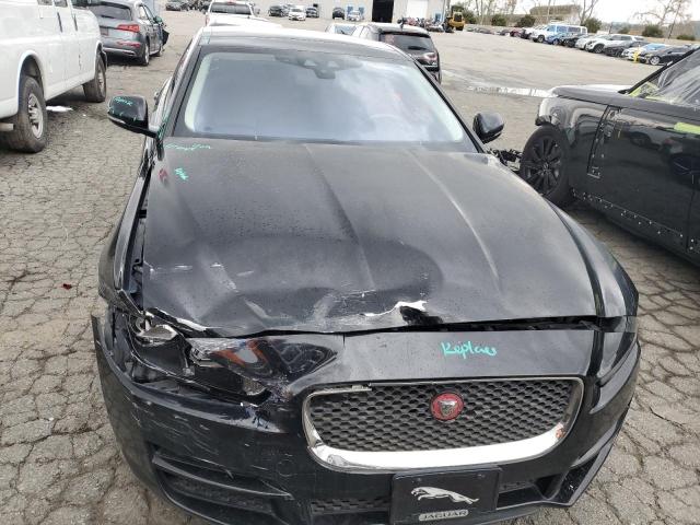 SAJAR4FX6JCP30308 - 2018 JAGUAR XE BLACK photo 5