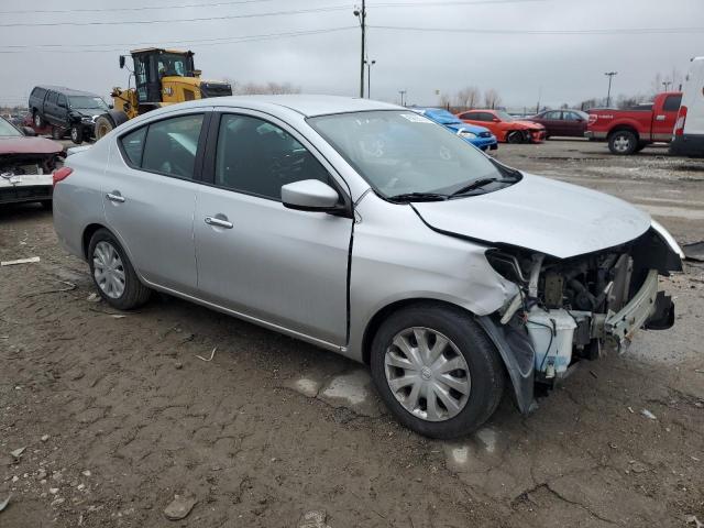 3N1CN7AP3KL840799 - 2019 NISSAN VERSA S SILVER photo 4