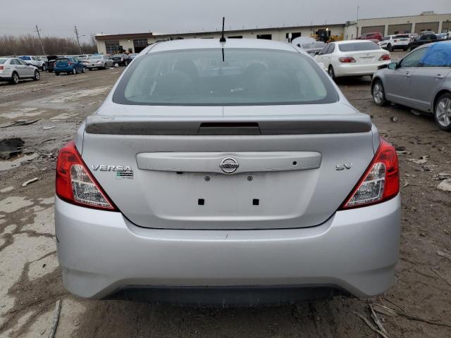 3N1CN7AP3KL840799 - 2019 NISSAN VERSA S SILVER photo 6