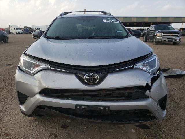 2T3ZFREV5JW425287 - 2018 TOYOTA RAV4 LE GRAY photo 5