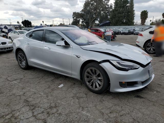 5YJSA1E12HF212943 - 2017 TESLA MODEL S ნაცრისფერი ფოტო 4