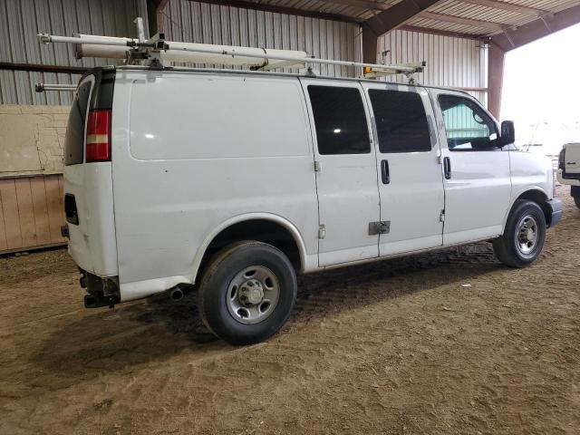 1GCGG25U271224795 - 2007 CHEVROLET EXPRESS G2 WHITE photo 3