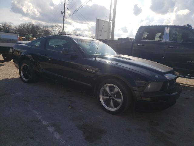 1ZVFT82H755157647 - 2005 FORD MUSTANG GT BLACK photo 4