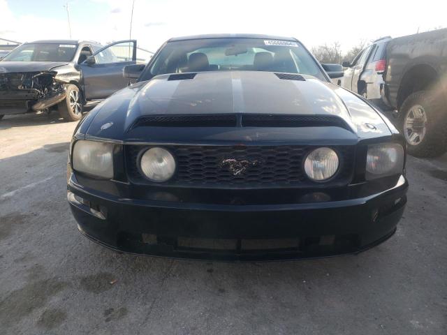 1ZVFT82H755157647 - 2005 FORD MUSTANG GT BLACK photo 5