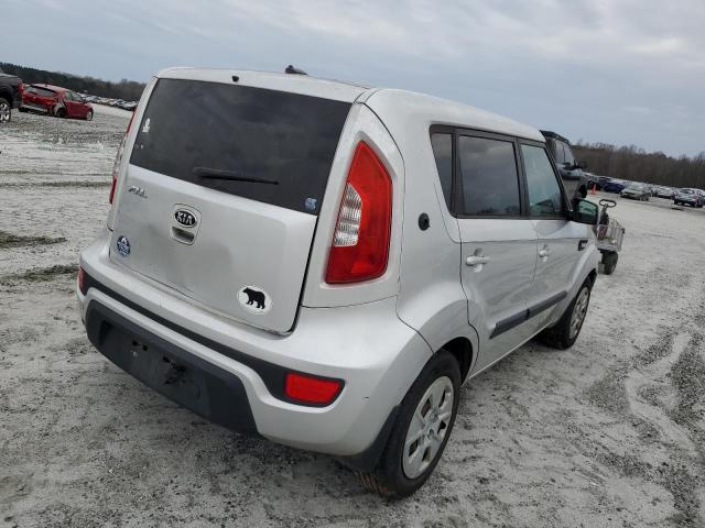 KNDJT2A52C7456305 - 2012 KIA SOUL WHITE photo 3