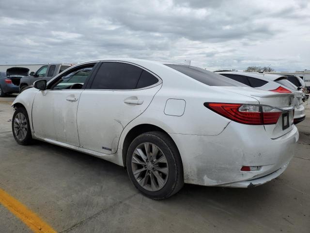 JTHBW1GGXF2083271 - 2015 LEXUS ES 300H WHITE photo 2