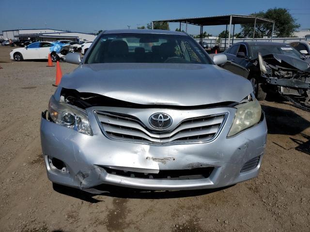 4T4BF3EK1AR018344 - 2010 TOYOTA CAMRY BASE SILVER photo 5