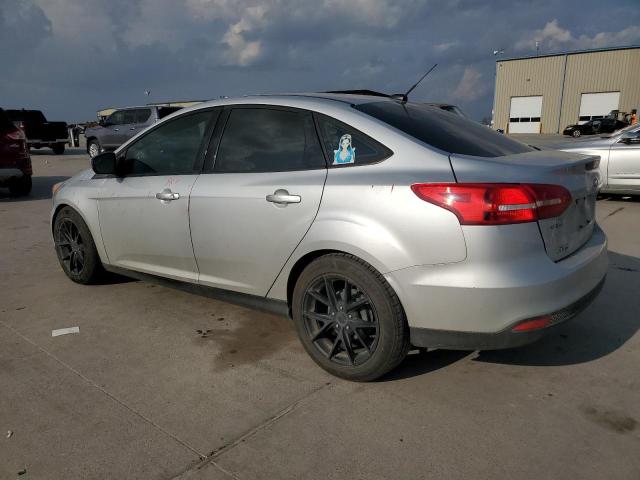 1FADP3F23JL269266 - 2018 FORD FOCUS SE SILVER photo 2