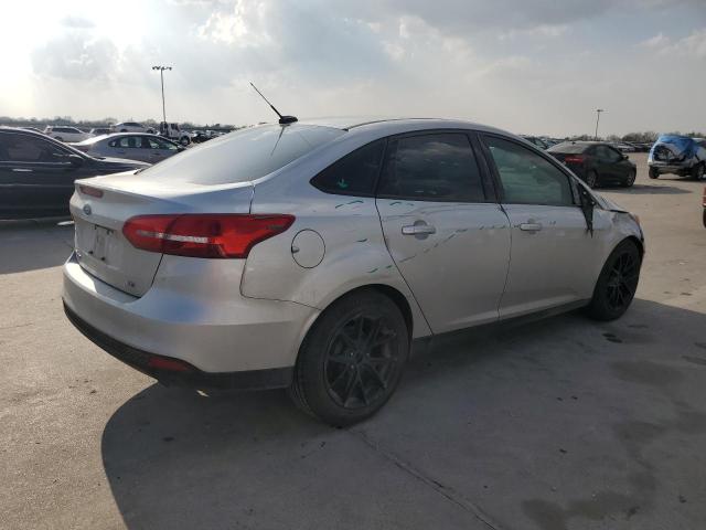 1FADP3F23JL269266 - 2018 FORD FOCUS SE SILVER photo 3