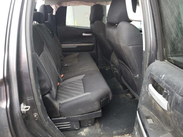 5TFUY5F15JX752339 - 2018 TOYOTA TUNDRA DOUBLE CAB SR/SR5 GRAY photo 10