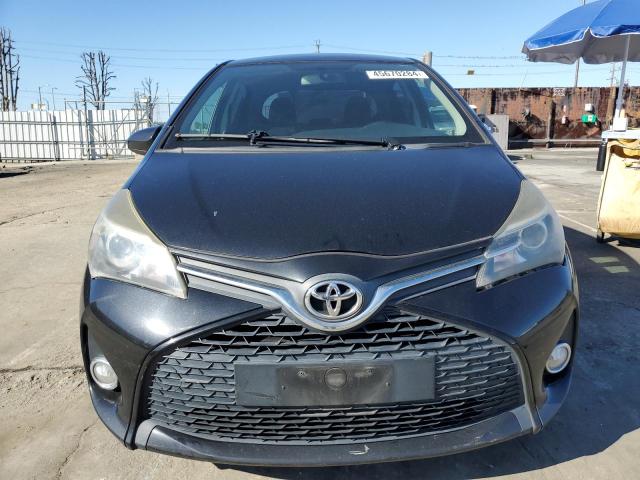 VNKKTUD35FA055596 - 2015 TOYOTA YARIS GRAY photo 5