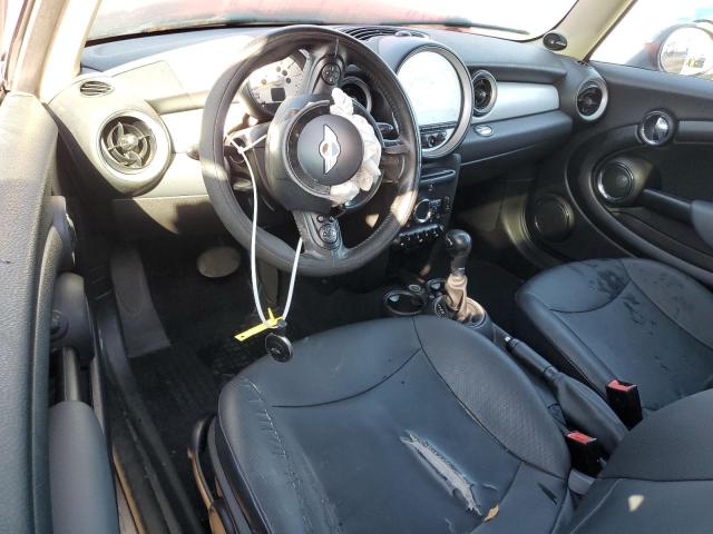 WMWSU3C5XBT095056 - 2011 MINI COOPER RED photo 8