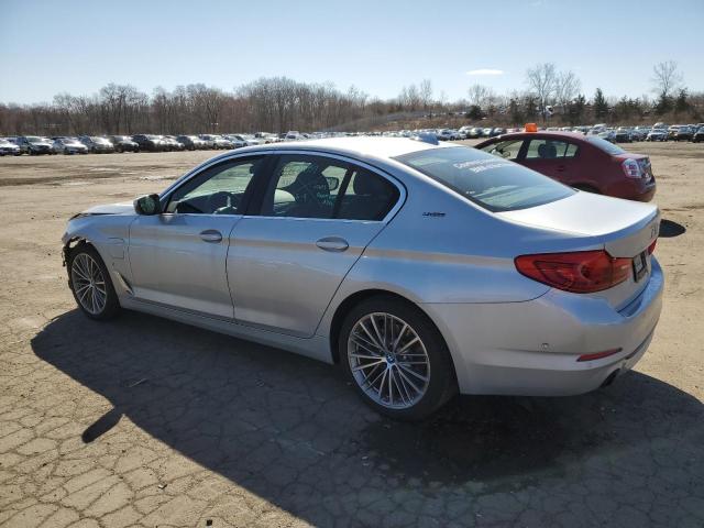 WBAJB1C58KB375294 - 2019 BMW 530XE SILVER photo 2