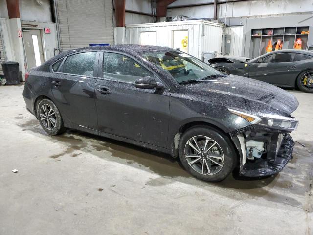 3KPF24AD6PE553914 - 2023 KIA FORTE LX BLACK photo 4