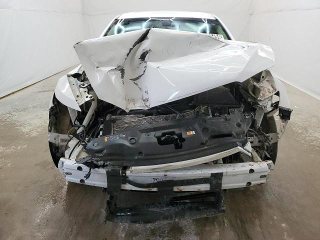 1FAHP2D8XJG135110 - 2018 FORD TAURUS SE WHITE photo 5