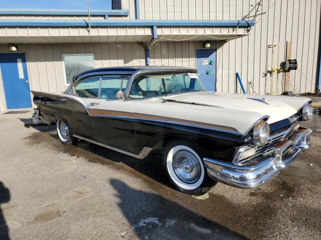 D7EV215287 - 1957 FORD FAIRLANE TWO TONE photo 4