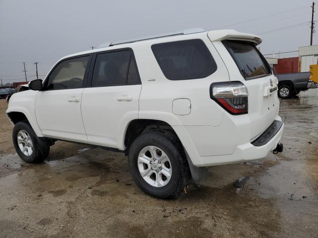 JTEZU5JR2F5099109 - 2015 TOYOTA 4RUNNER SR5 WHITE photo 2