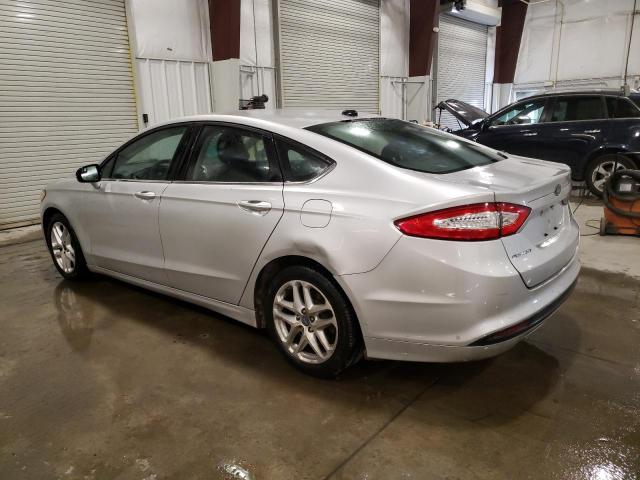 3FA6P0H7XGR306811 - 2016 FORD FUSION SE SILVER photo 2