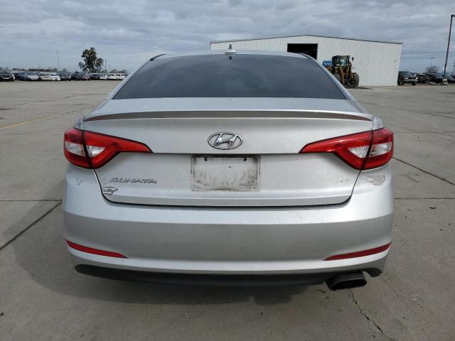 5NPE24AF9HH476045 - 2017 HYUNDAI SONATA SE SILVER photo 6