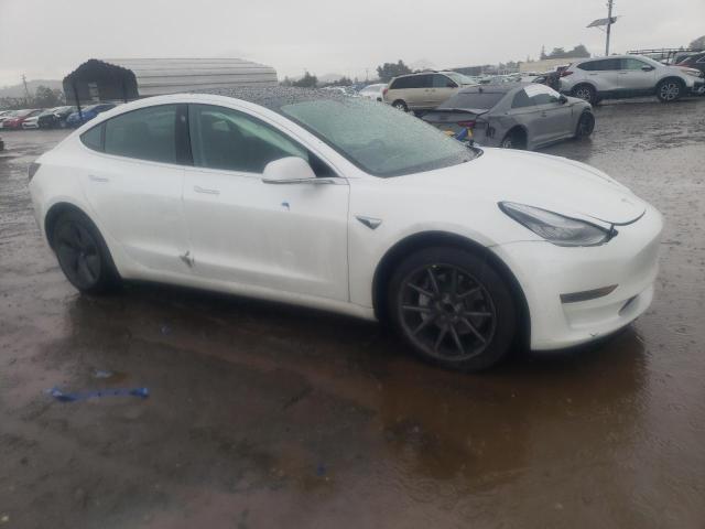 5YJ3E1EA0LF632881 - 2020 TESLA MODEL 3 WHITE photo 4