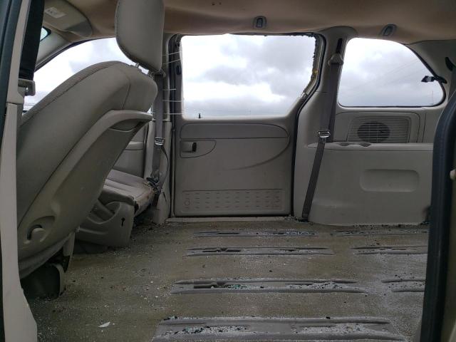 1C4GP45R15B415834 - 2005 CHRYSLER TOWN & COU ბეჟი ფოტო 11