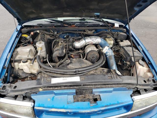 1GCCS195X18220244 - 2001 CHEVROLET S TRUCK S10 BLUE photo 11