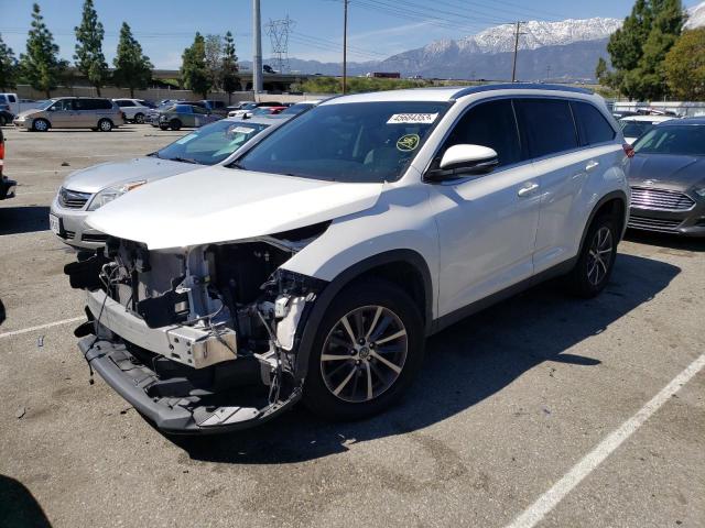 5TDKZRFH2KS344154 - 2019 TOYOTA HIGHLANDER SE WHITE photo 1