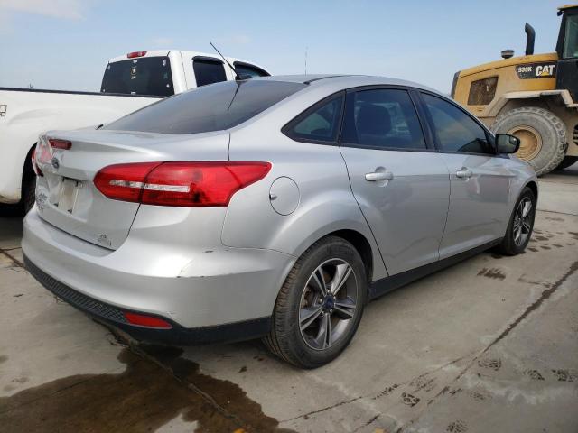 1FADP3FE1JL268904 - 2018 FORD FOCUS SE SILVER photo 3