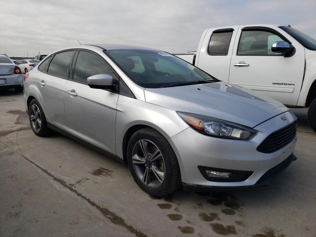 1FADP3FE1JL268904 - 2018 FORD FOCUS SE SILVER photo 4