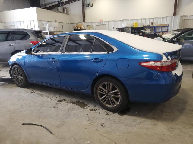 4T1BF1FK6HU724040 - 2017 TOYOTA CAMRY LE 蓝色 照片 2