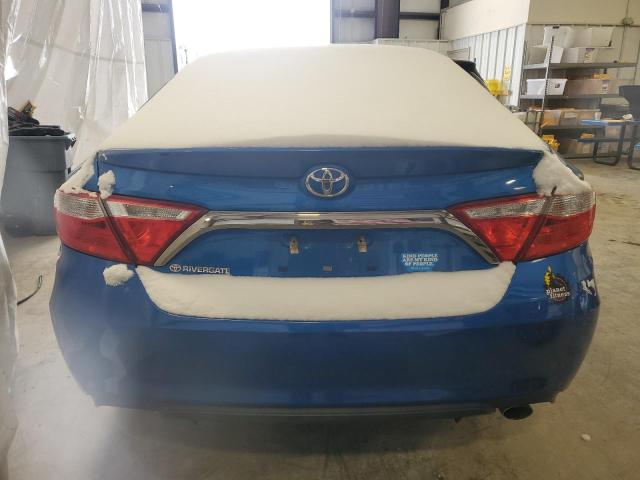 4T1BF1FK6HU724040 - 2017 TOYOTA CAMRY LE 蓝色 照片 6