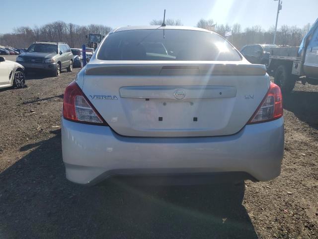 3N1CN7AP5KL857555 - 2019 NISSAN VERSA S SILVER photo 6