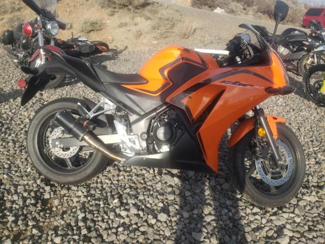 MLHNC5100G5200380 - 2016 HONDA CBR300 R ORANGE photo 1