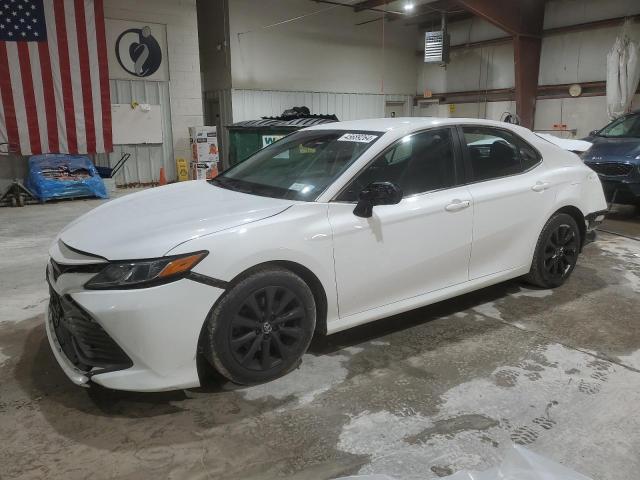 4T1B11HKXJU675863 - 2018 TOYOTA CAMRY L WHITE photo 1