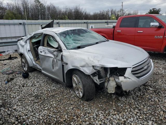 1FAHP2D80JG119353 - 2018 FORD TAURUS SE SILVER photo 4