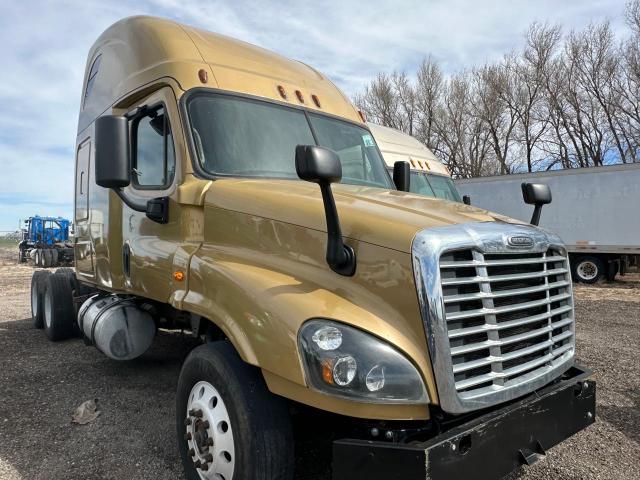 3AKJGLD51FSGR9069 - 2015 FREIGHTLINER CASCADIA 1 GOLD photo 1