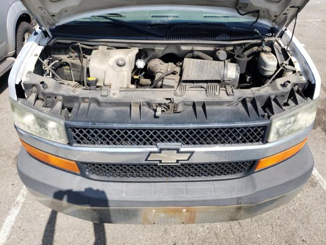 1GCFG29TX51136376 - 2005 CHEVROLET EXPRESS G2 WHITE photo 12