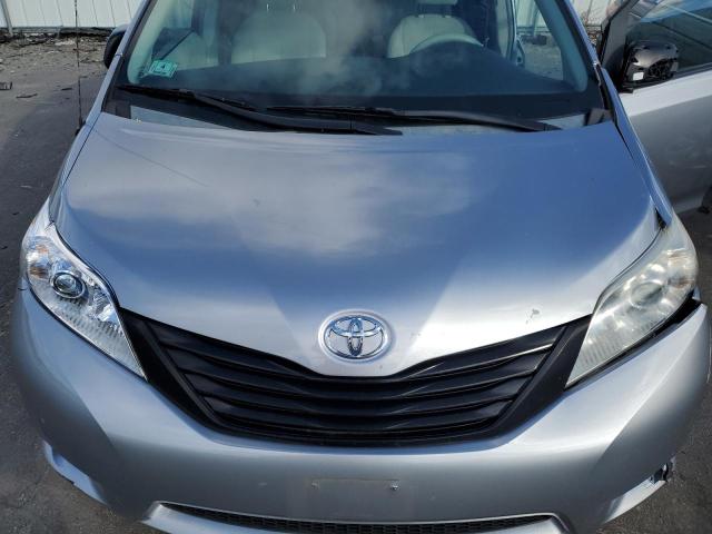 5TDZK3DC2CS210124 - 2012 TOYOTA SIENNA SILVER photo 12