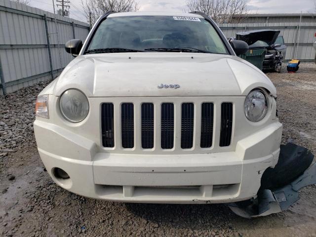 1J8FT47W88D717021 - 2008 JEEP COMPASS SPORT WHITE photo 5