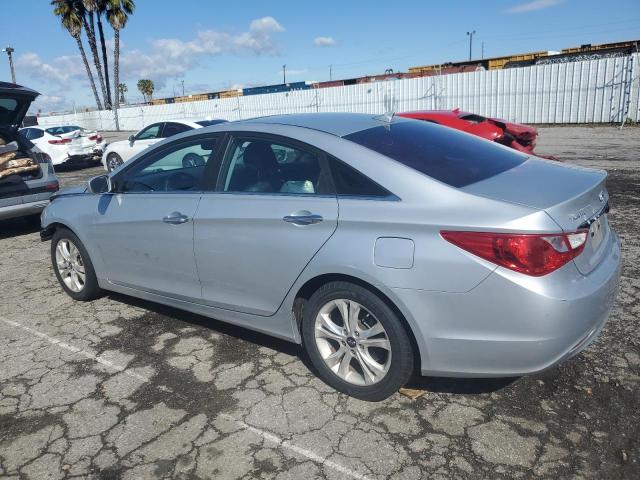 5NPEC4AC1BH271135 - 2011 HYUNDAI SONATA SE SILVER photo 2