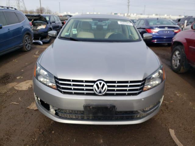 1VWCH7A38DC093617 - 2013 VOLKSWAGEN PASSAT SEL SILVER photo 5