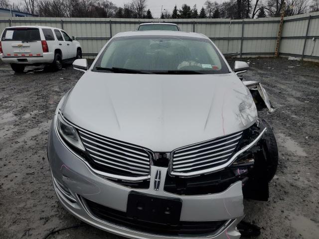 3LN6L2J95GR623825 - 2016 LINCOLN MKZ SILVER photo 5