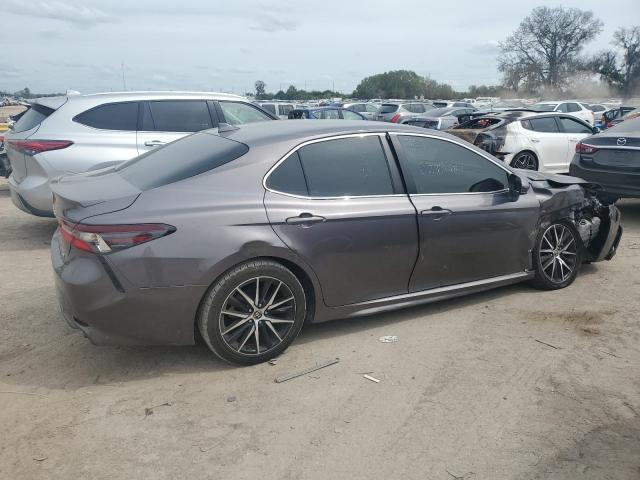 4T1G11AK2MU602717 - 2021 TOYOTA CAMRY SE GRAY photo 3