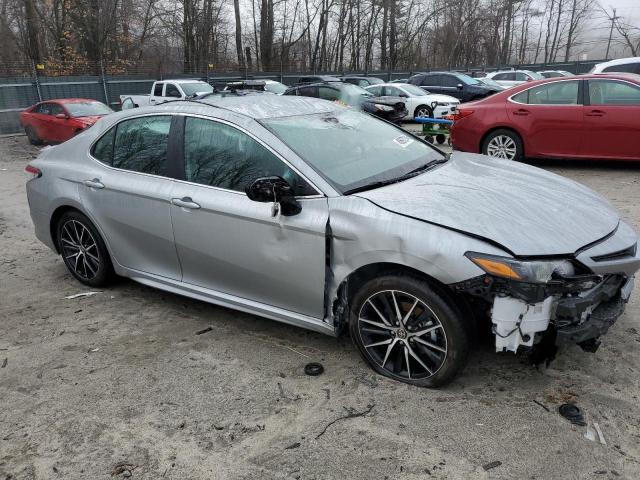 4T1G11BK0RU118549 - 2024 TOYOTA CAMRY SE NIGHT SHADE SILVER photo 4