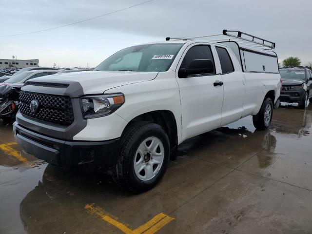 5TFTY5F14JX009991 - 2018 TOYOTA TUNDRA DOUBLE CAB SR/SR5 WHITE photo 1