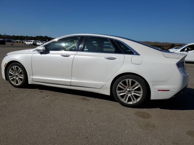 3LN6L2J93GR622995 - 2016 LINCOLN MKZ WHITE photo 2