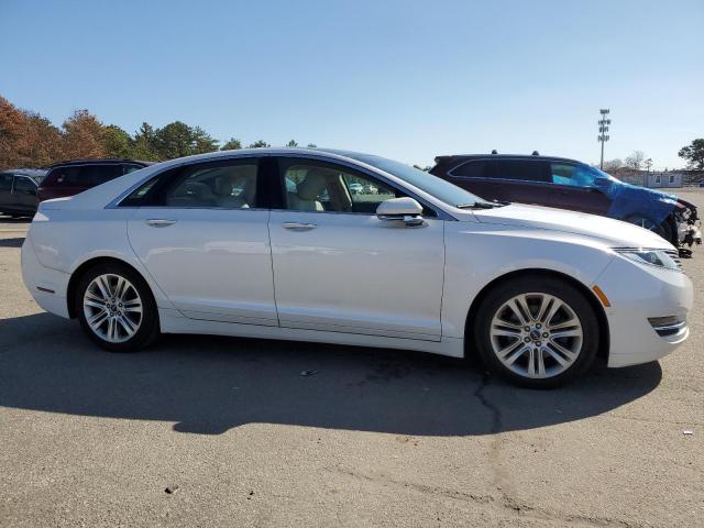 3LN6L2J93GR622995 - 2016 LINCOLN MKZ WHITE photo 4